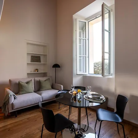 Apartman Maderni Breathtaking - By Myhomeincomo