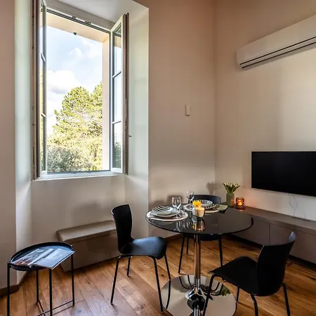 Maderni Breathtaking - By Myhomeincomo Apartman *