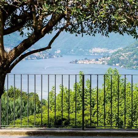 Maderni Breathtaking - By Myhomeincomo Apartman