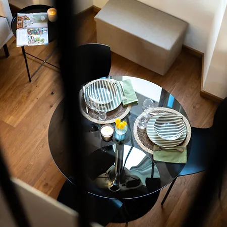 Maderni Breathtaking - By Myhomeincomo Apartment Como